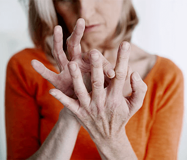 îndepărtarea umflarea articulațiilor mâinilor este tratată cu artrita de șold