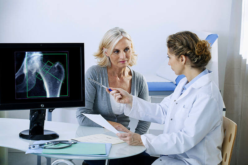 Ce este osteoporoza, ce simptome are si cum se trateaza