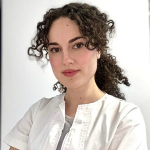 DR. ROXANA BALAS