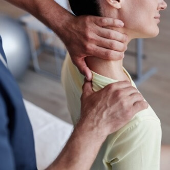 terapia-manuala-vs-fizioterapia-asistata